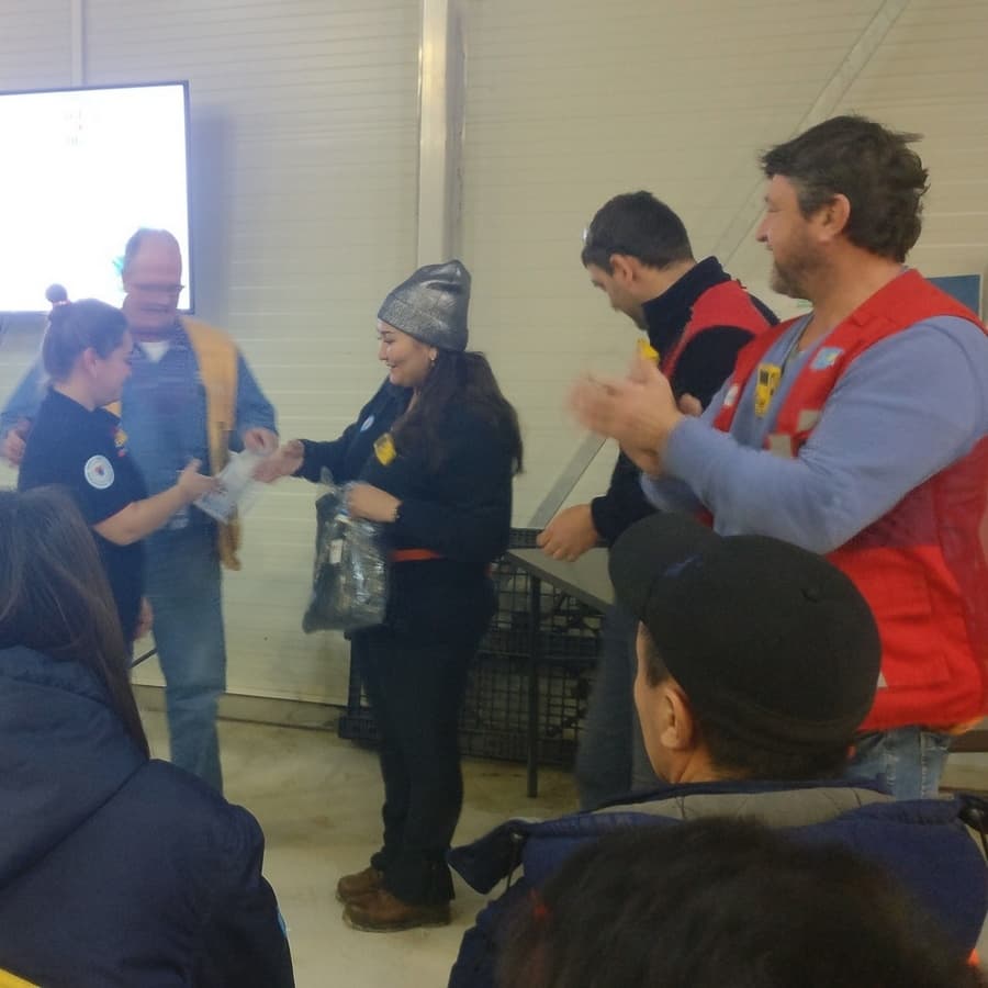 Velesstroy's PTW coordinator gets commendation from the Chevron's IIF Team for promoting safe behaviour on-site